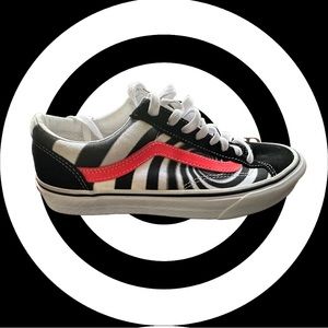 Vans Unisex Swirl Style 36 Shoes - Black / Fiery Coral in great condition